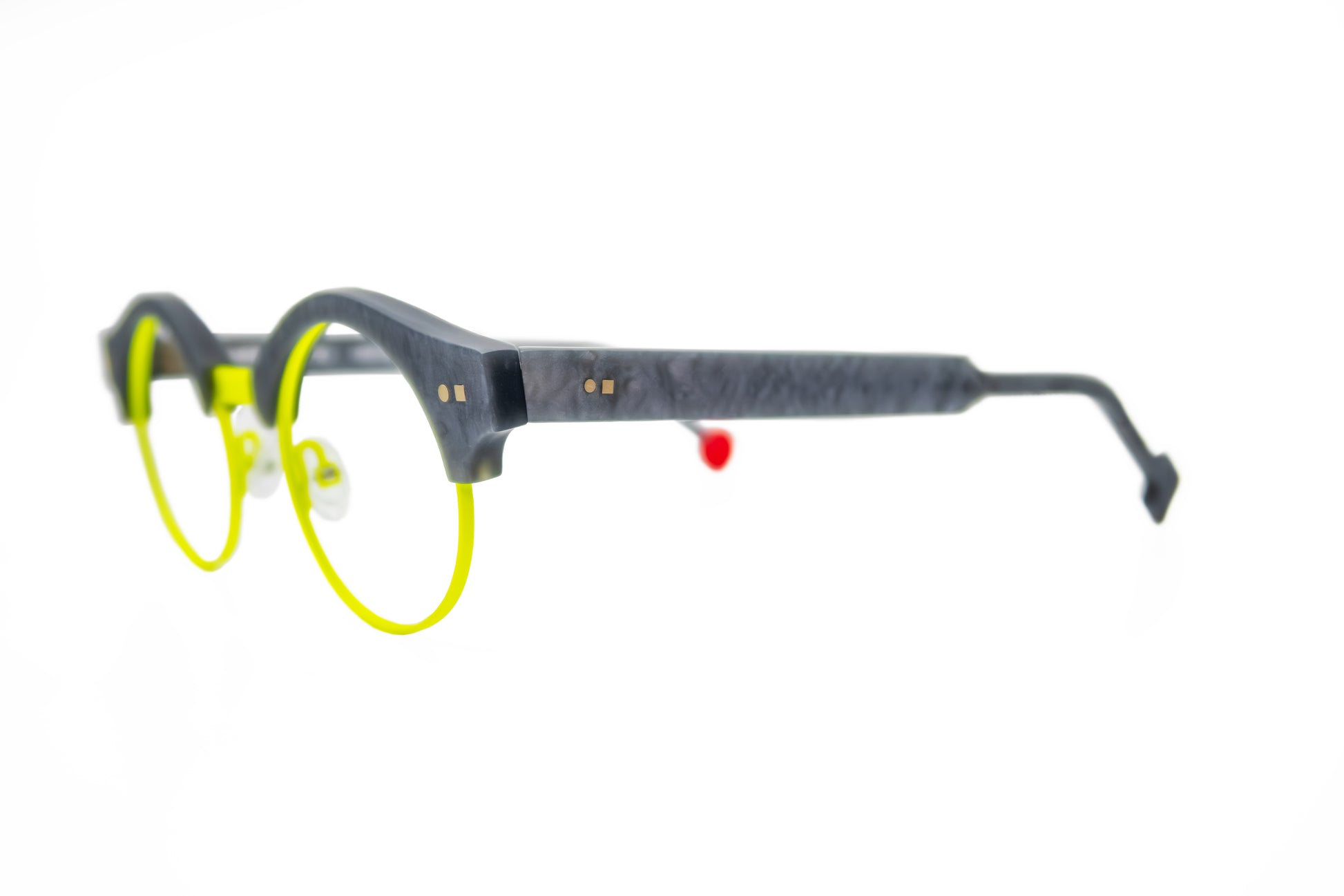 Neon round metal with plastic glasses New York