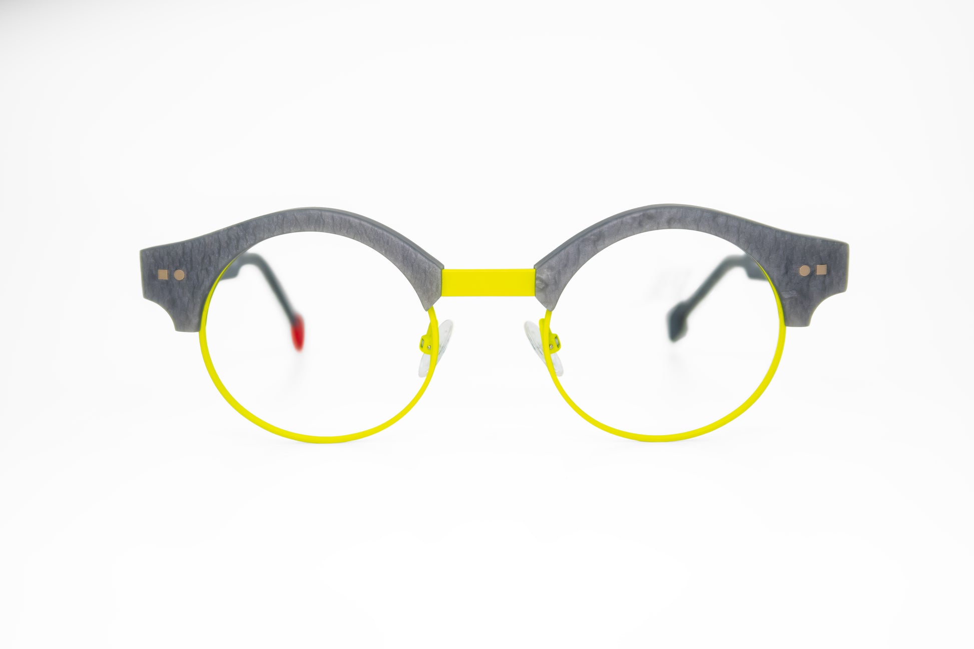 Neon round metal with plastic glasses New York