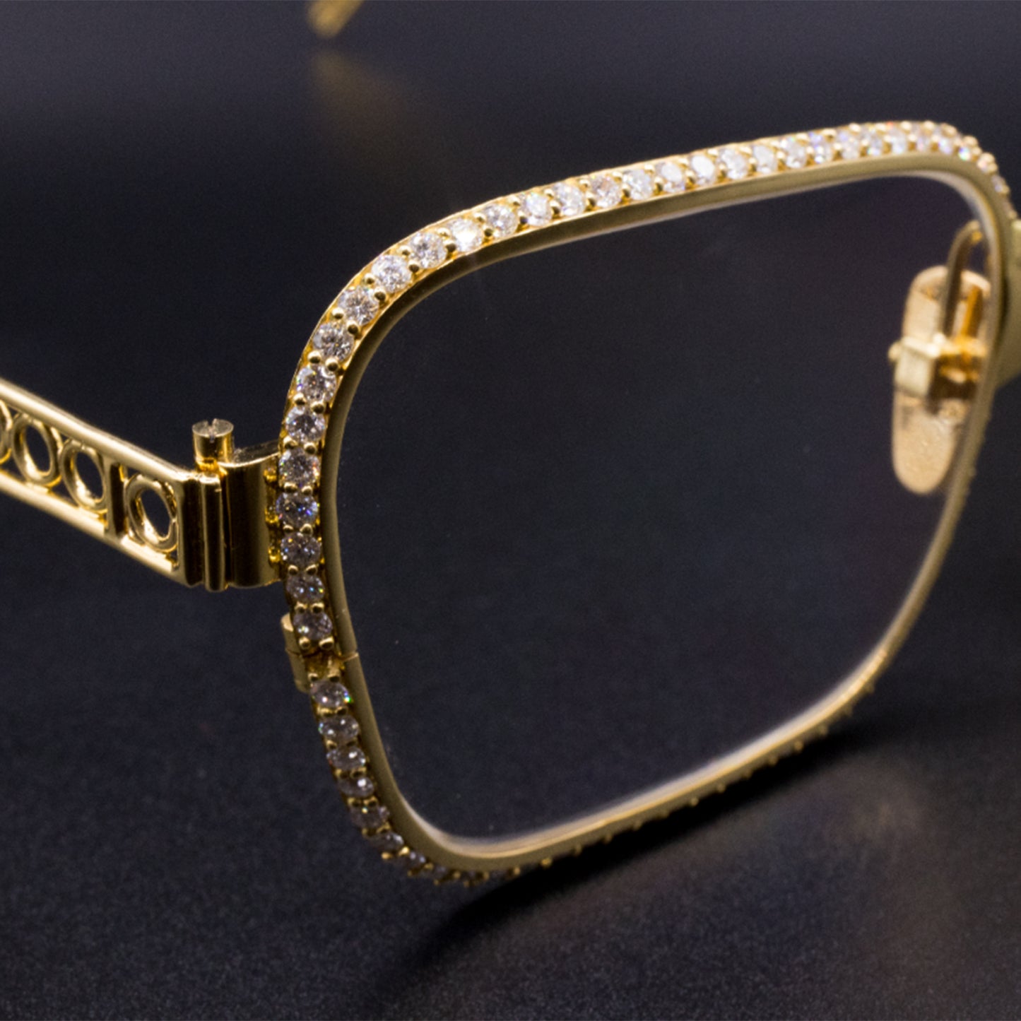 18k Gold Frame with Natural Diamonds Totaling 5Ct
